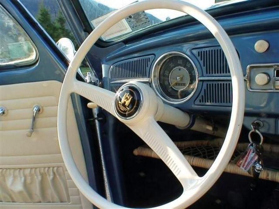  Volkswagen Beetle Deluxe Sunroof Sedan 1958 года  (фото 5 из 10)